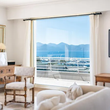 Cozystay Exceptional Sea View Floor Terrace & Garage Lejlighed